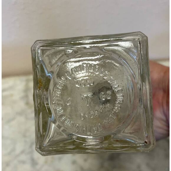 Vintage antique square Bourbon cut glass decanter - Picture 5 of 7